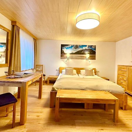 Haus Walch Bed & Breakfast Elbigenalp Ngoại thất bức ảnh