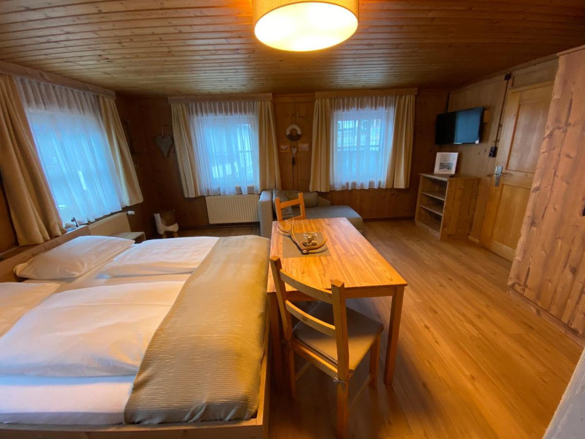 Haus Walch Bed & Breakfast Elbigenalp Ngoại thất bức ảnh